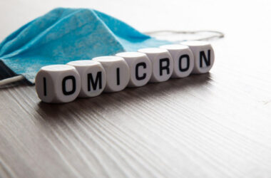Varianta Omicron