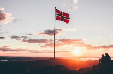 Norvegia modifică taxele pentru miliardarii care pleacă din țară.