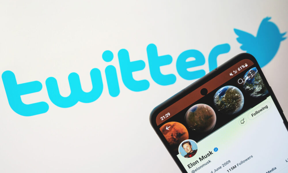 Twitter a suspendat conturile mai multor jurnaliști care se ocupă