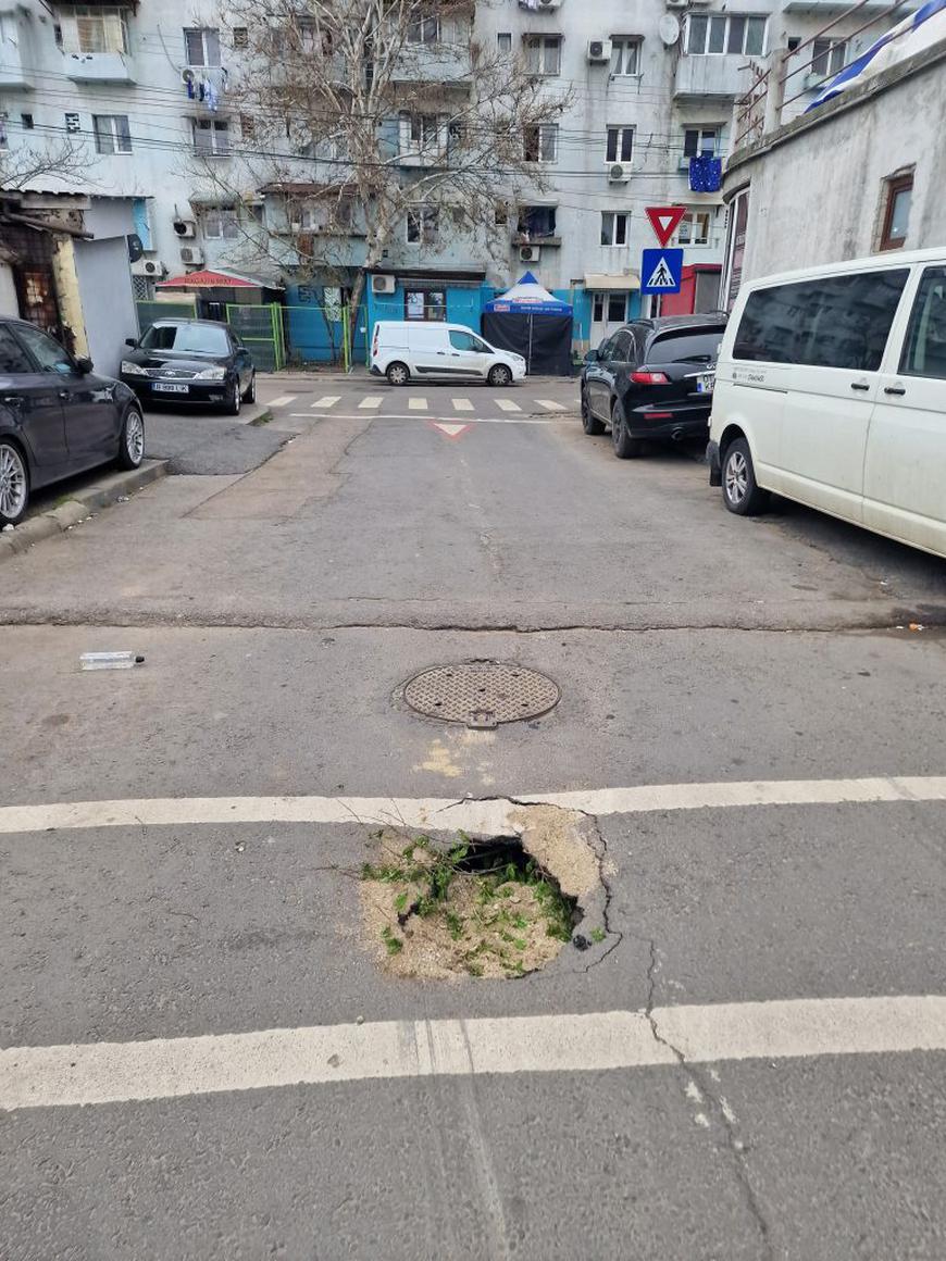 REPORTAJ. Garduri de doi metri, „ca la grădina zoologică”, în jurul blocurilor din Ferentari, înainte de Paște