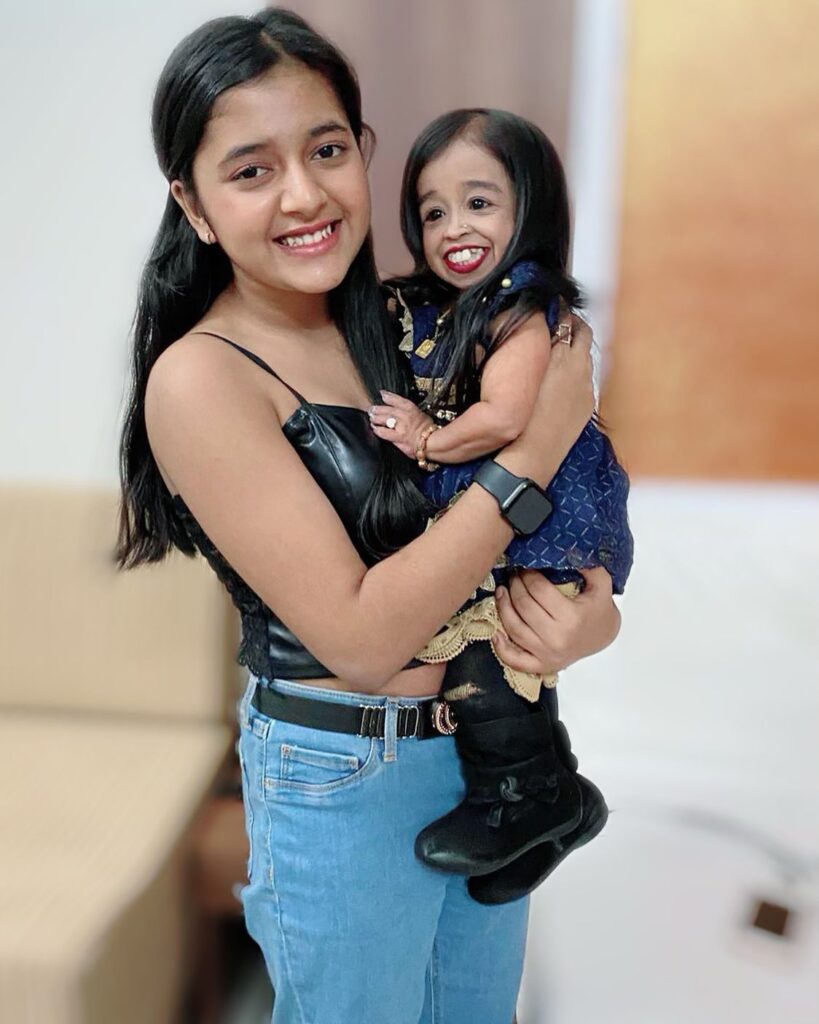 Cea mai mică femeie