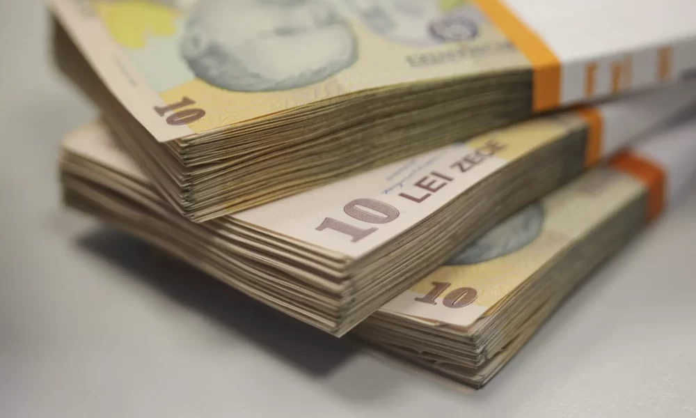 Cresc salariile