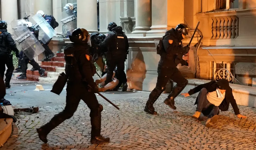 Proteste violente