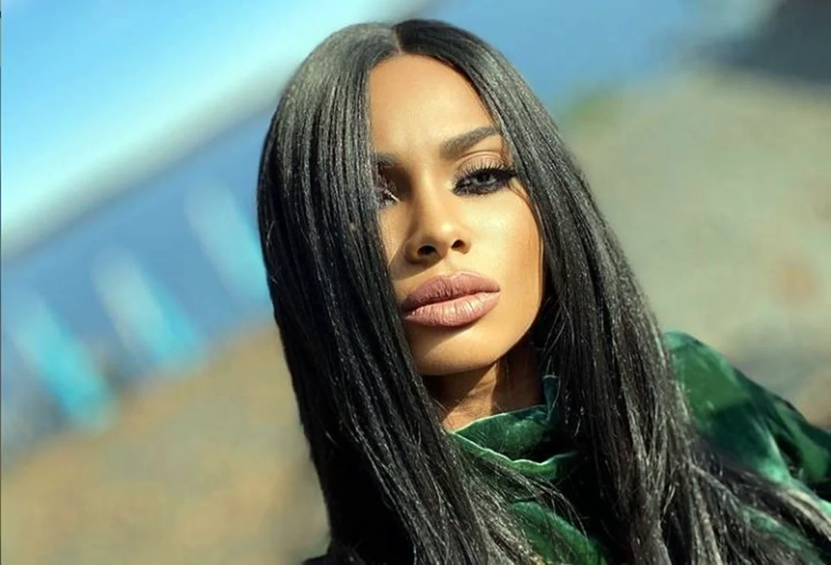 Laurette are probleme financiare