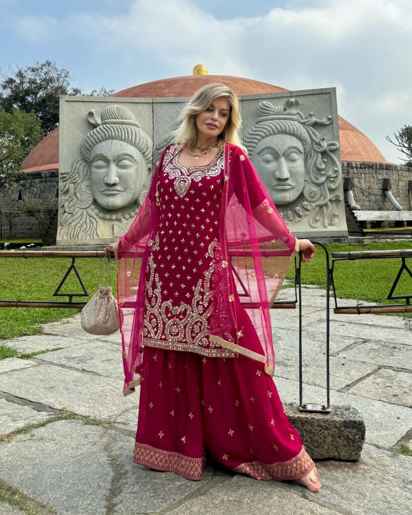 Loredana Groza, de nerecunoscut.