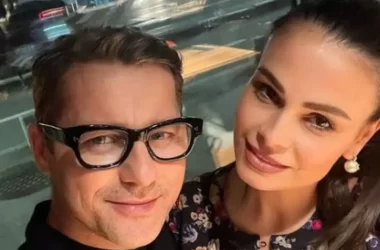 Cine este Adi Sînă