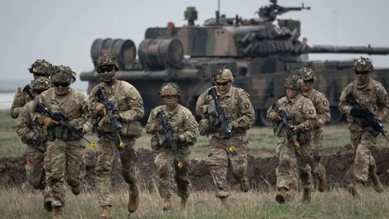 Trump vrea monitorizarea zonei tampon Ucraina-Rusia fără trupe. Cum intenționează SUA să negocieze un armistițiu fără implicare militară directă?