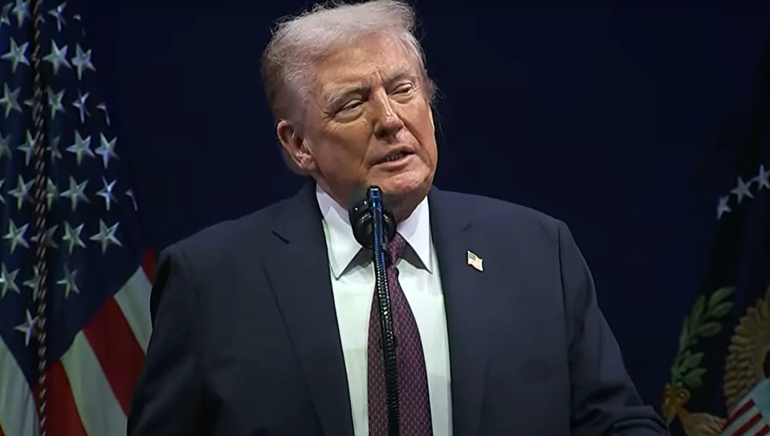 Trump salută acordul bugetar în timp ce Congresul aprobă reluarea activității guvernamentale