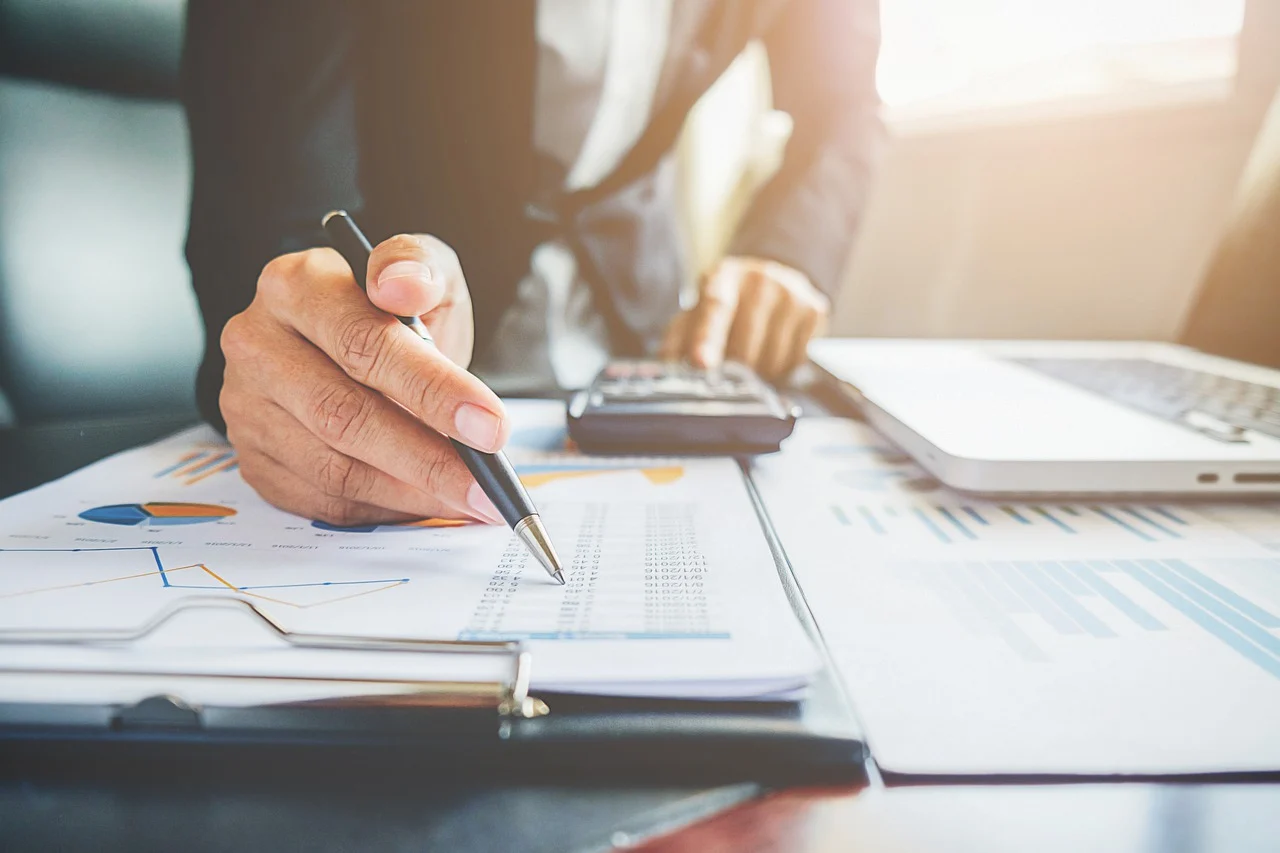 Taxa controversată a anului 2026 surprinde românii din localitate