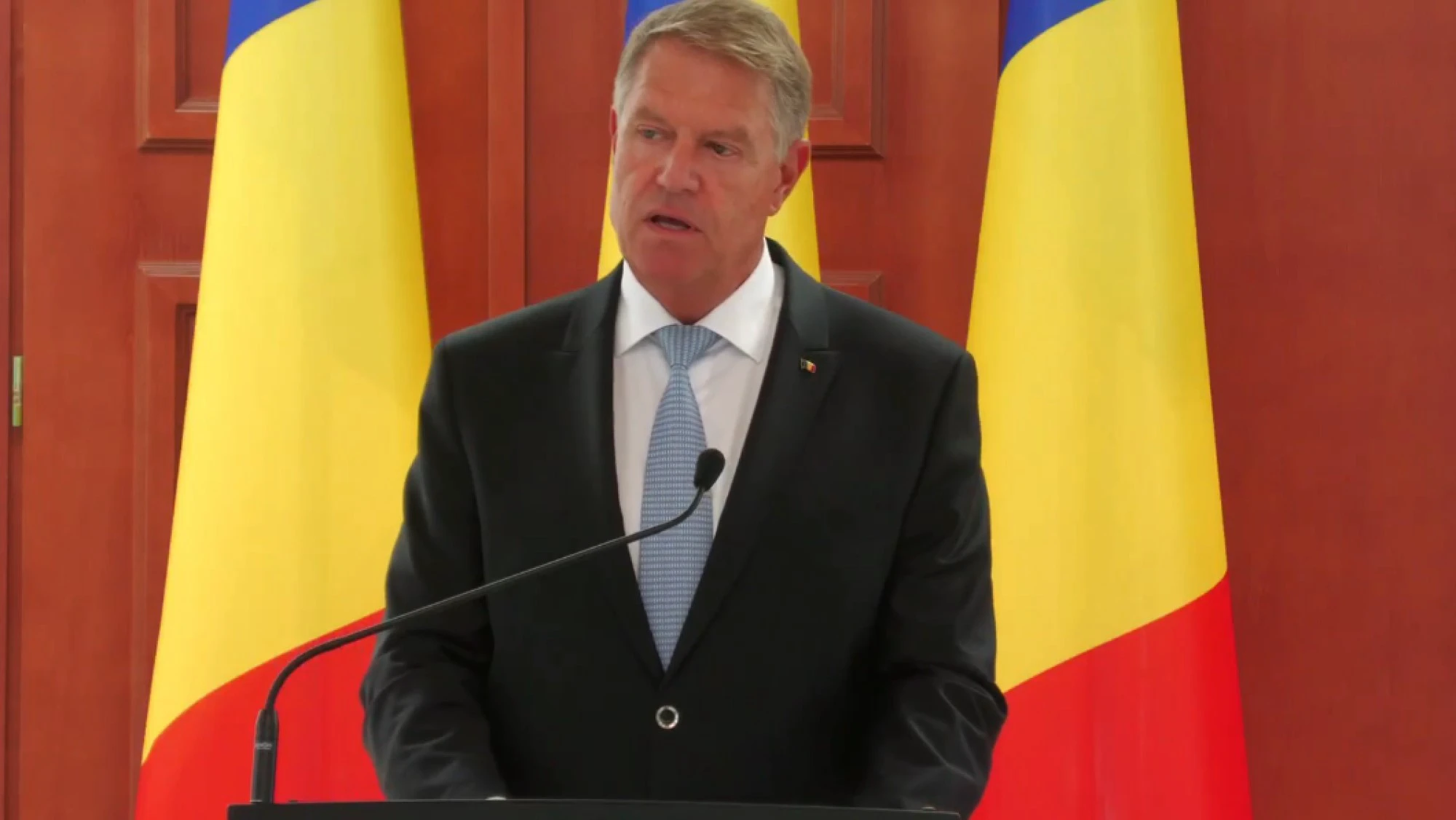 Iohannis riscă să ajungă după gratii pentru faptele sale
