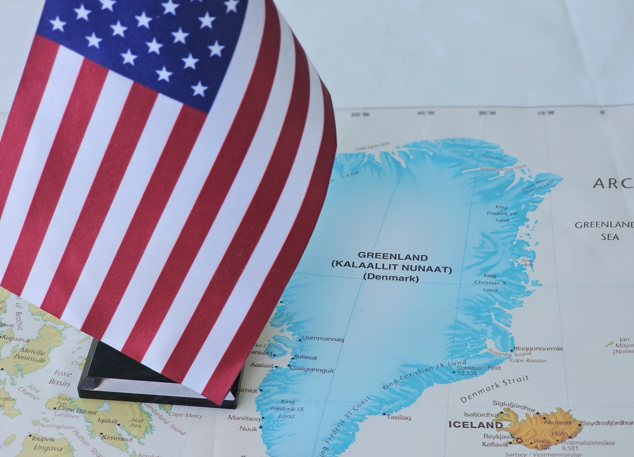 Donald Trump propune alocarea a 700 de miliarde de dolari din fondurile SUA pentru investiții în Groenlanda