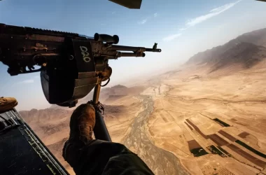 SUA trimit Nave de război și 8.000 de pușcași marini în Orient