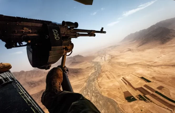 SUA trimit Nave de război și 8.000 de pușcași marini în Orient