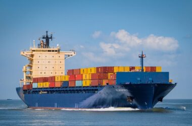 Ormuz, după amenințările lui Trump