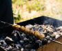 Ce tip de cărbuni pentru grătar oferă temperatură constantă pentru carne, legume și pește