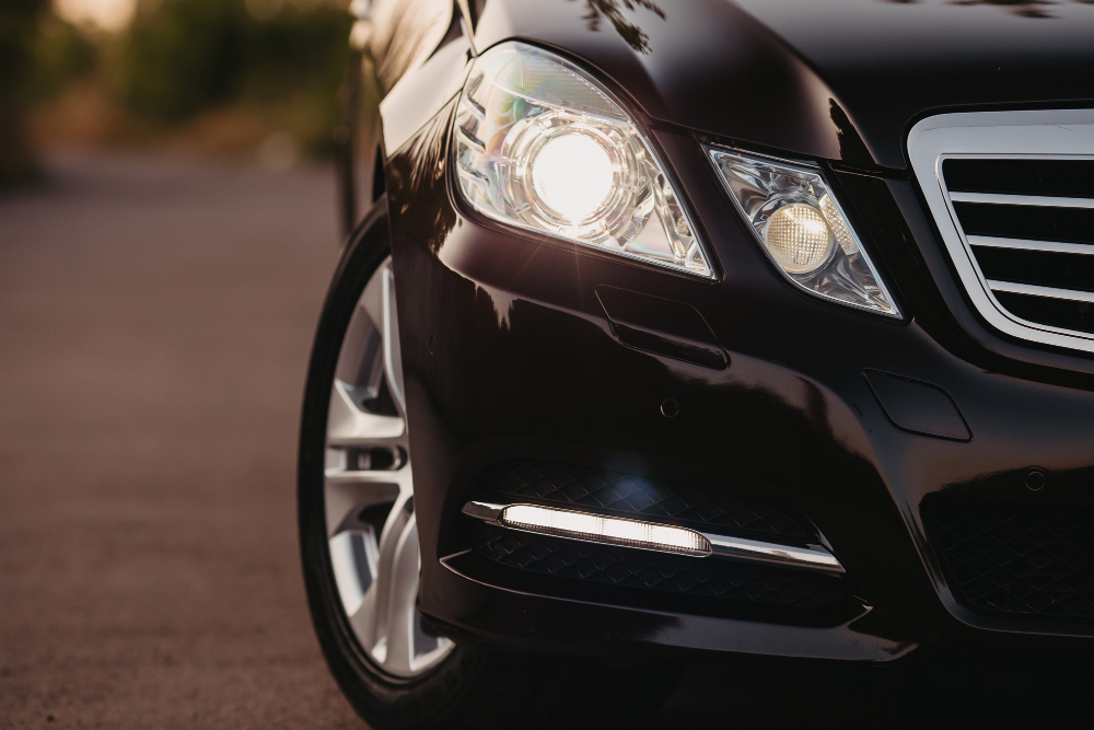 Cum identifici momentul potrivit pentru înlocuirea becurilor auto cu xenon
