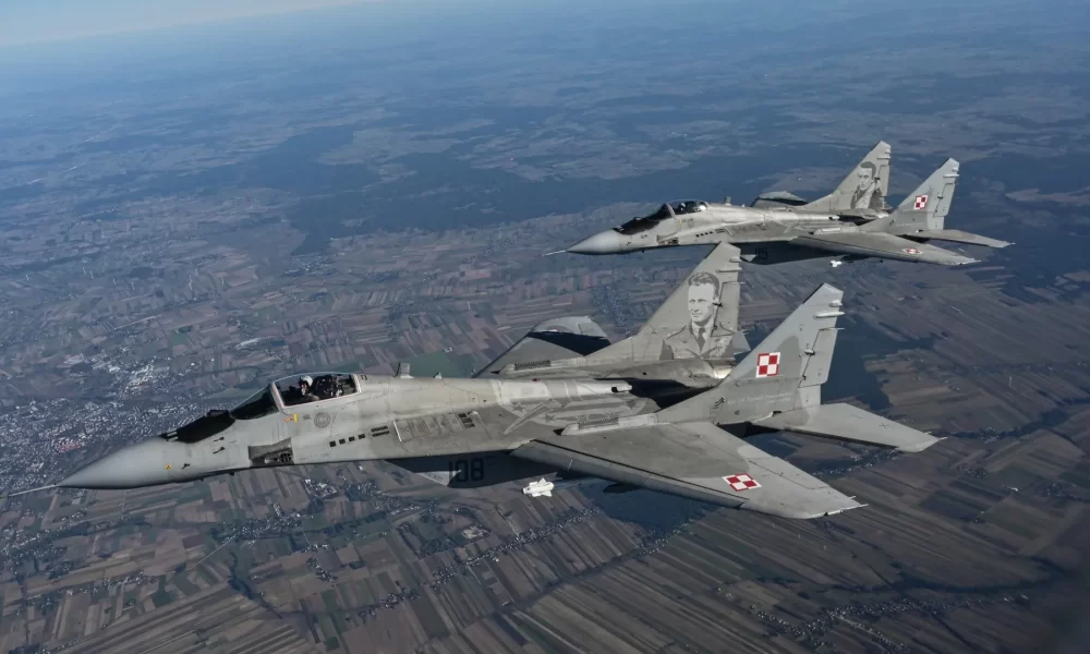 Avion ruseesc de spionaj IL-20, interceptată de două avioane