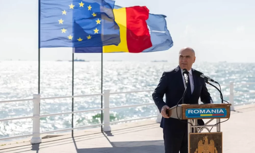 Ilie Bolojan, huiduit de Ziua Marinei, la festivitatea de la Constanța: ”Tăiați-i cablul! Tăiați curentul că e scump! Vobiți mai puțin!”