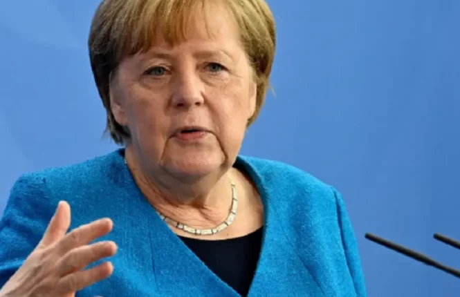Angela Merkel își lansează memoriile la București