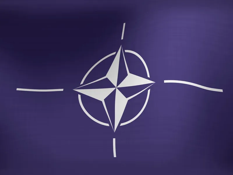 Șeful militar NATO avertizează asupra riscului unui atac „sub steag fals” al Rusiei și pregătește alianța pentru o asemenea situație