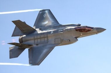 Bombardiere rusești înarmate cu rachete, interceptate de F-35