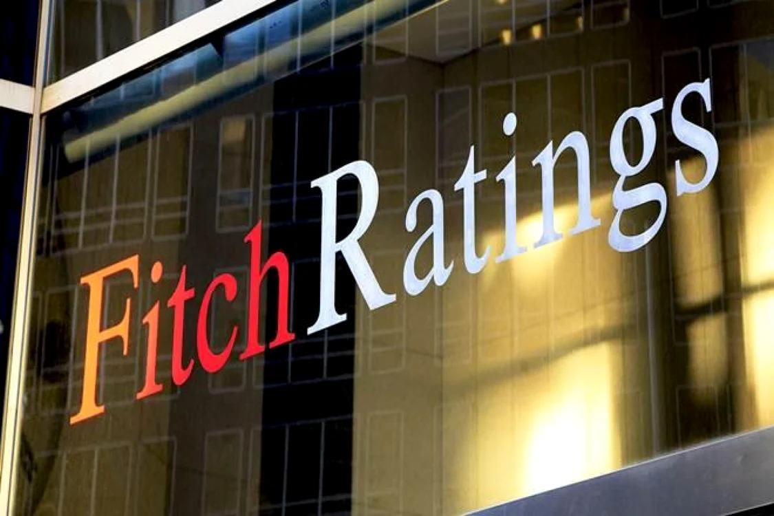 Blocajul politic riscă degradarea ratingului României la categoria „junk”, avertizează expertul Fitch