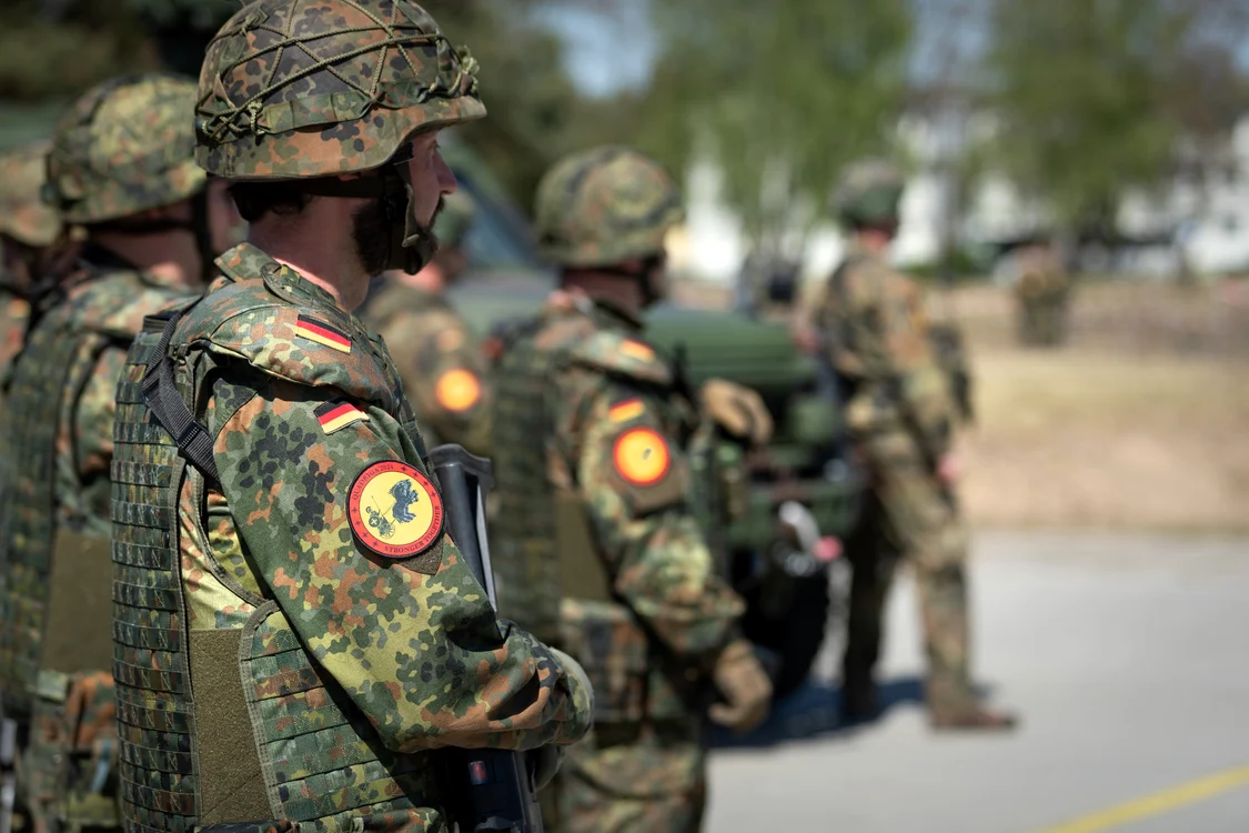 Reînarmarea Germaniei stârnește îngrijorări în Europa privind posibila ascensiune a extremei drepte
