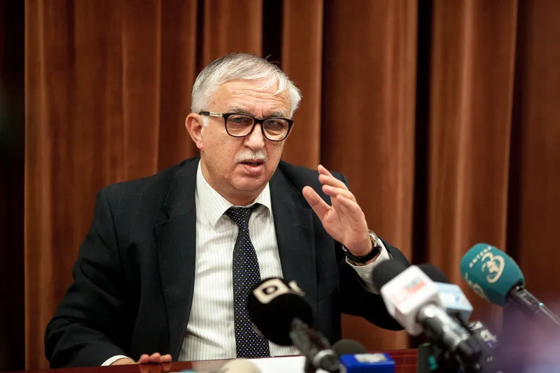 Este posibilă organizarea alegerilor anticipate cu Parlament dizolvat și guvern interimar în funcție?