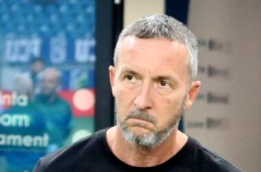 Mihai Stoica, accident în Capitală. Mașina sa a fost distrusă