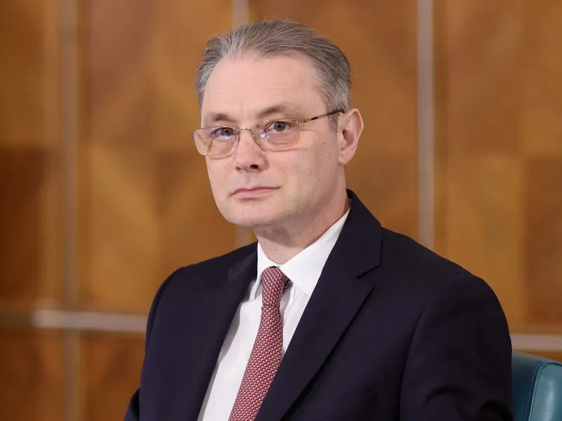 Luca Niculescu, premierul desemnat. 24 de ani jurnalist, 6 ani ambasador la Paris
